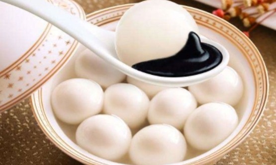 Dumplings در مقابل کوفته های سوپ: پرده برداری از تفاوت های کلیدی و لذت های آشپزی